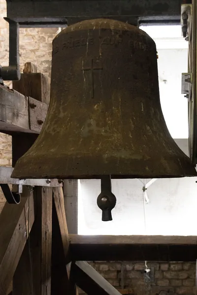 Die mittlere Glocke